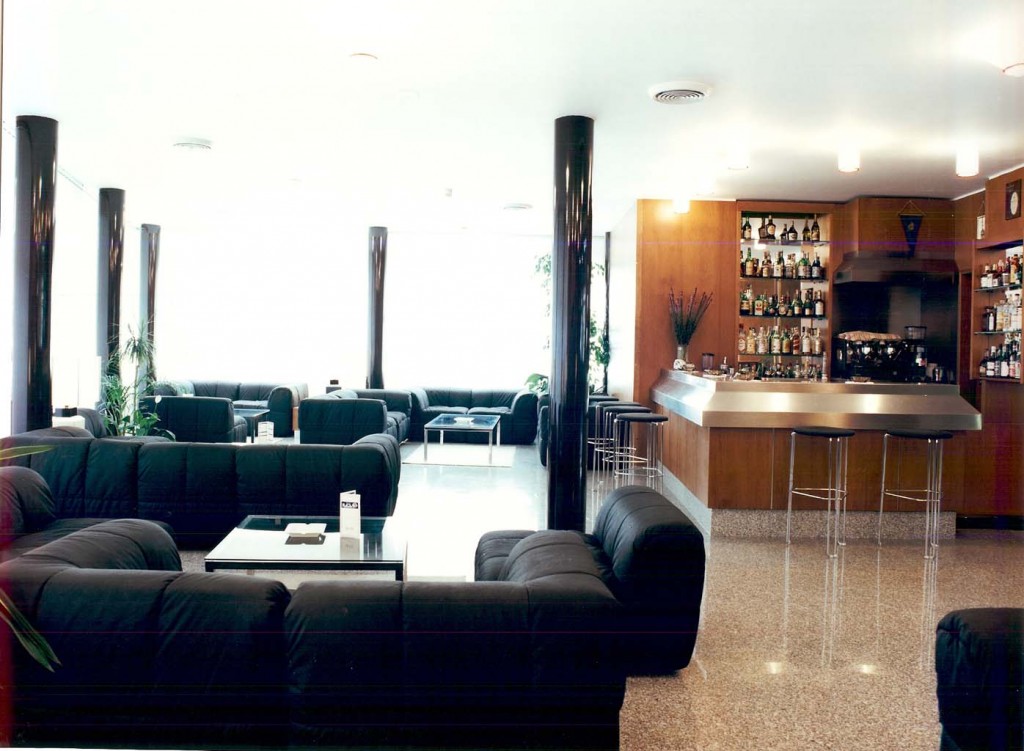 4_Bar
